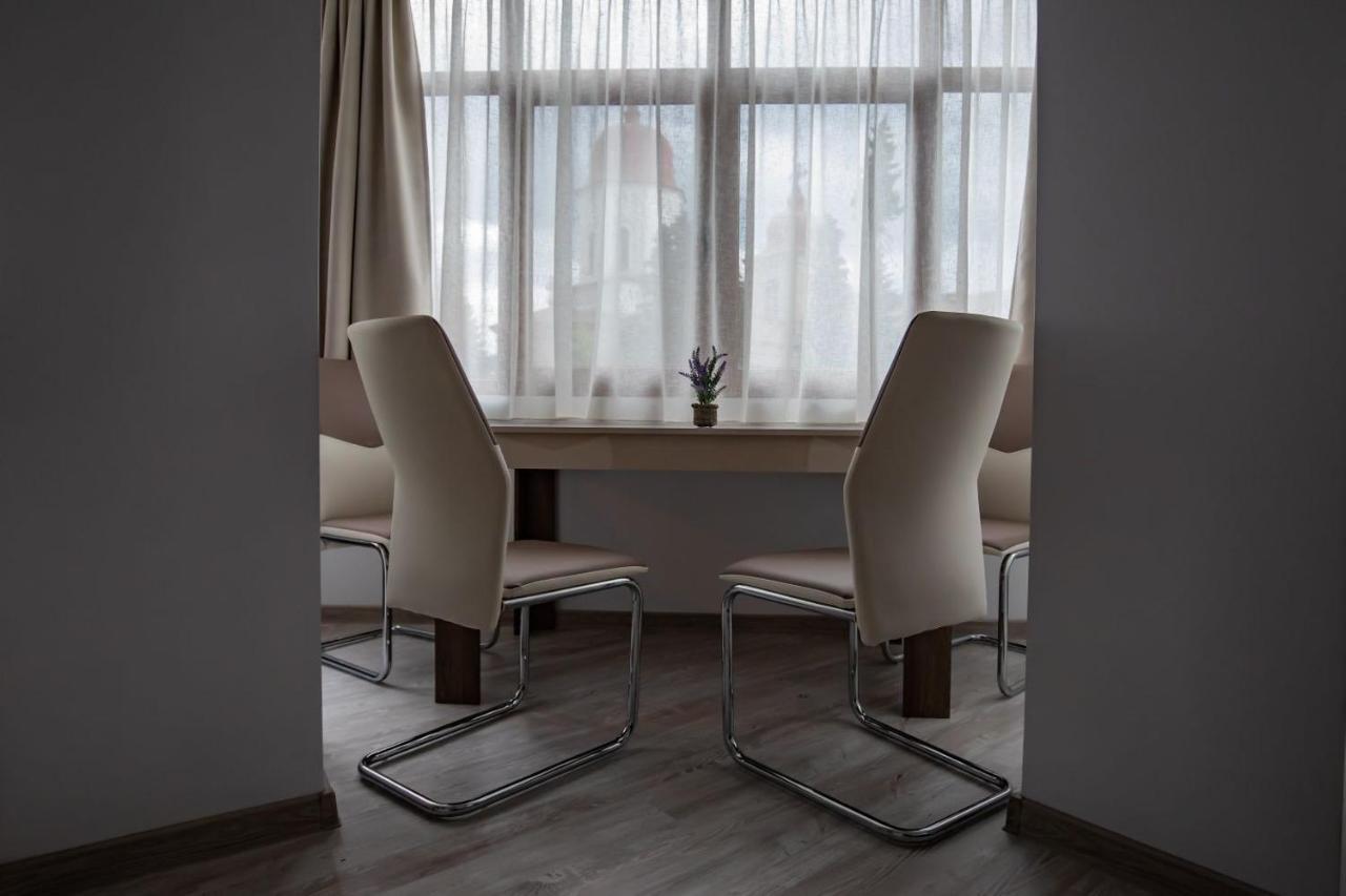 Apartament Natalia Tîrgu Ocna Exteriér fotografie
