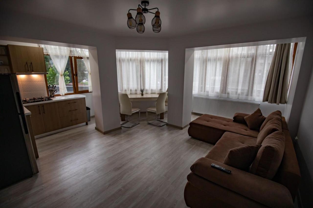 Apartament Natalia Tîrgu Ocna Exteriér fotografie